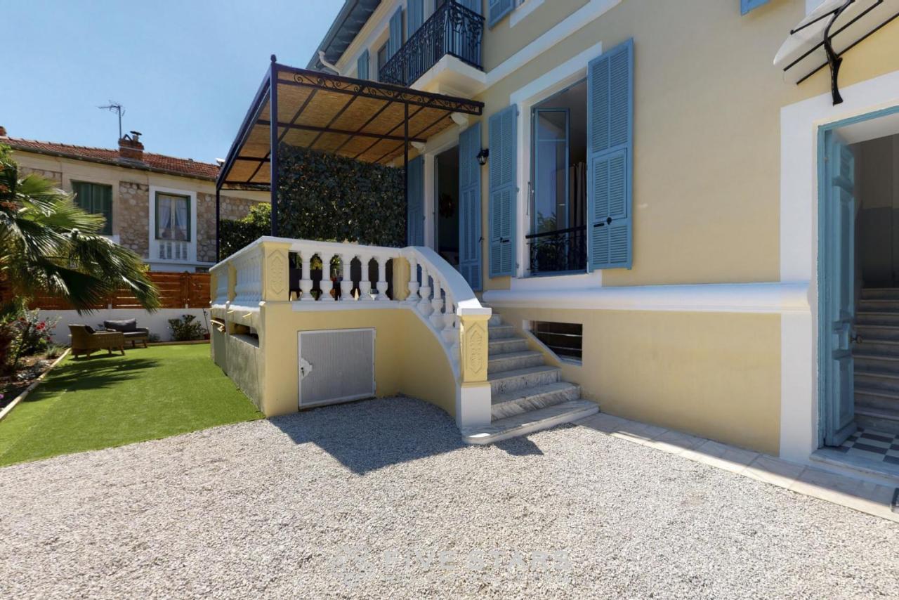 Villa Capriciosa - Five Stars Holiday House 보로쉬르메르 외부 사진