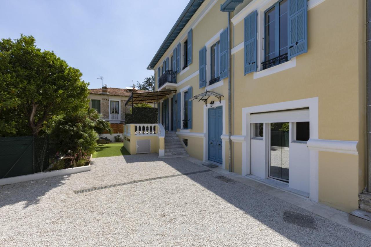 Villa Capriciosa - Five Stars Holiday House 보로쉬르메르 외부 사진